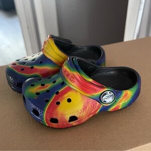 Tie-dye baby crocs size 5